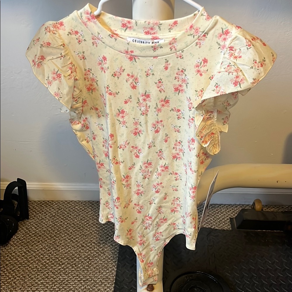 Celebrity Pink Floral Ruffle Sleeve Top - Cream and Pink